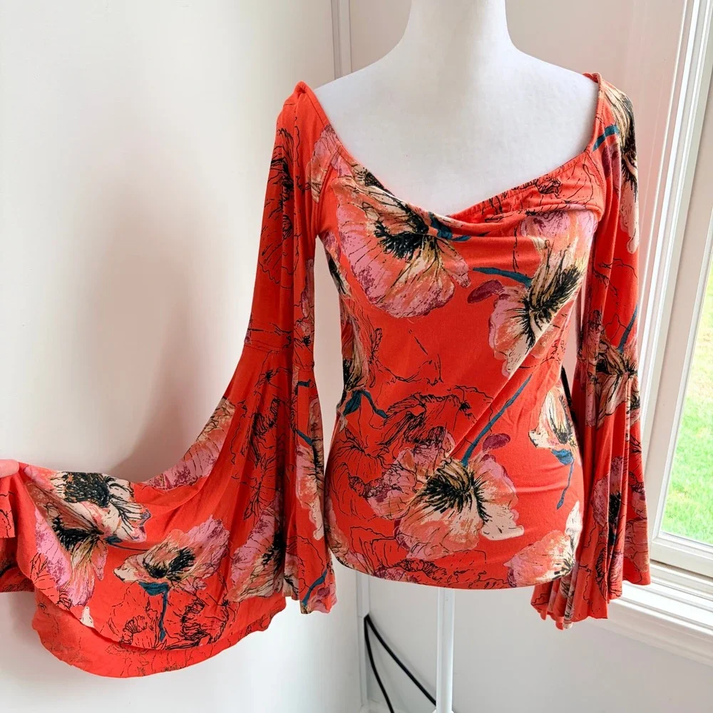 Free People NEW Bell Sleeve Birds Paradise Medium Boho Red Floral Cowl Neck - Picture 2 of 11